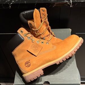 Timberland Premium Double Sole Suede Wheat Tan Boots. Mens 8.5. Womens 10.
